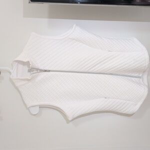 Tail White Label Women's Curved Hem Vest with Pockets and Metal Zipper - Medium